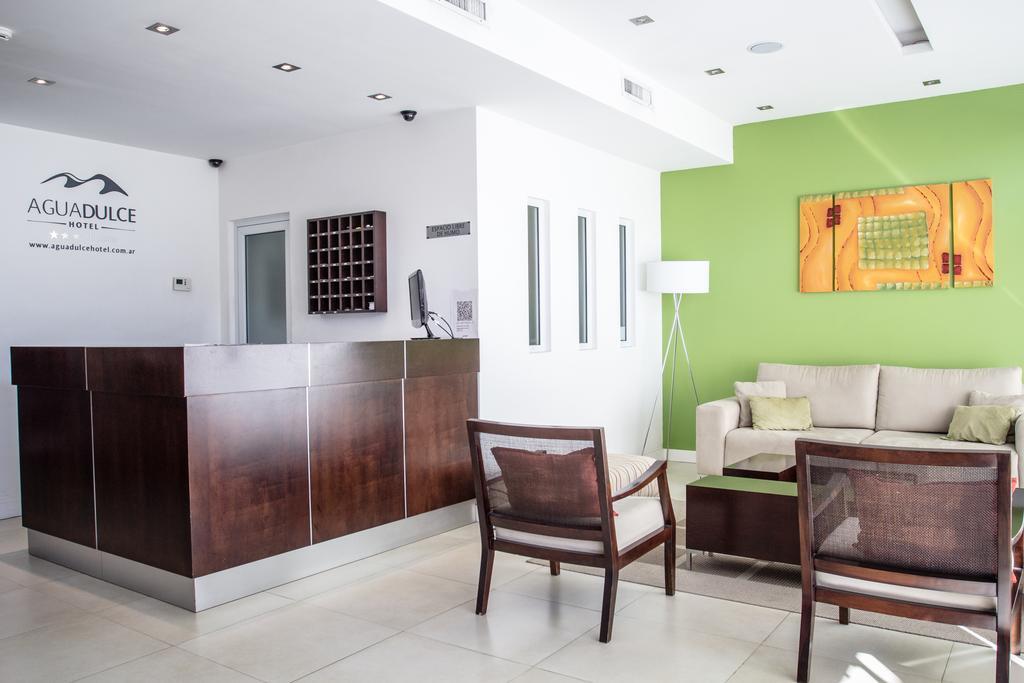 Agua Dulce Hotel Танділ Екстер'єр фото