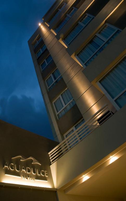 Agua Dulce Hotel Танділ Екстер'єр фото
